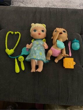 Baby Alive‎ doll set